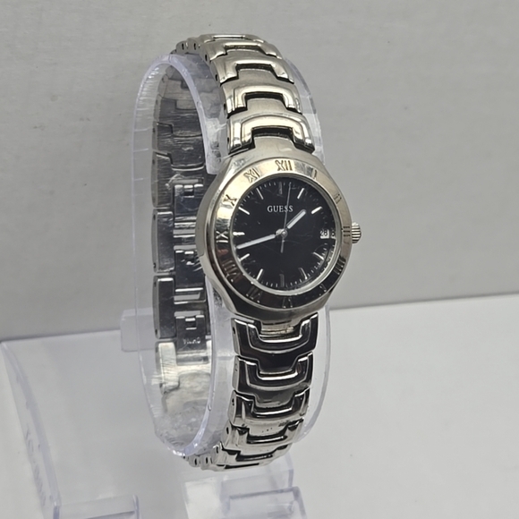 Womens Guess Watch G75467L Silver Tone 25mm Round Date Dial New Battery - Picture 3 of 10